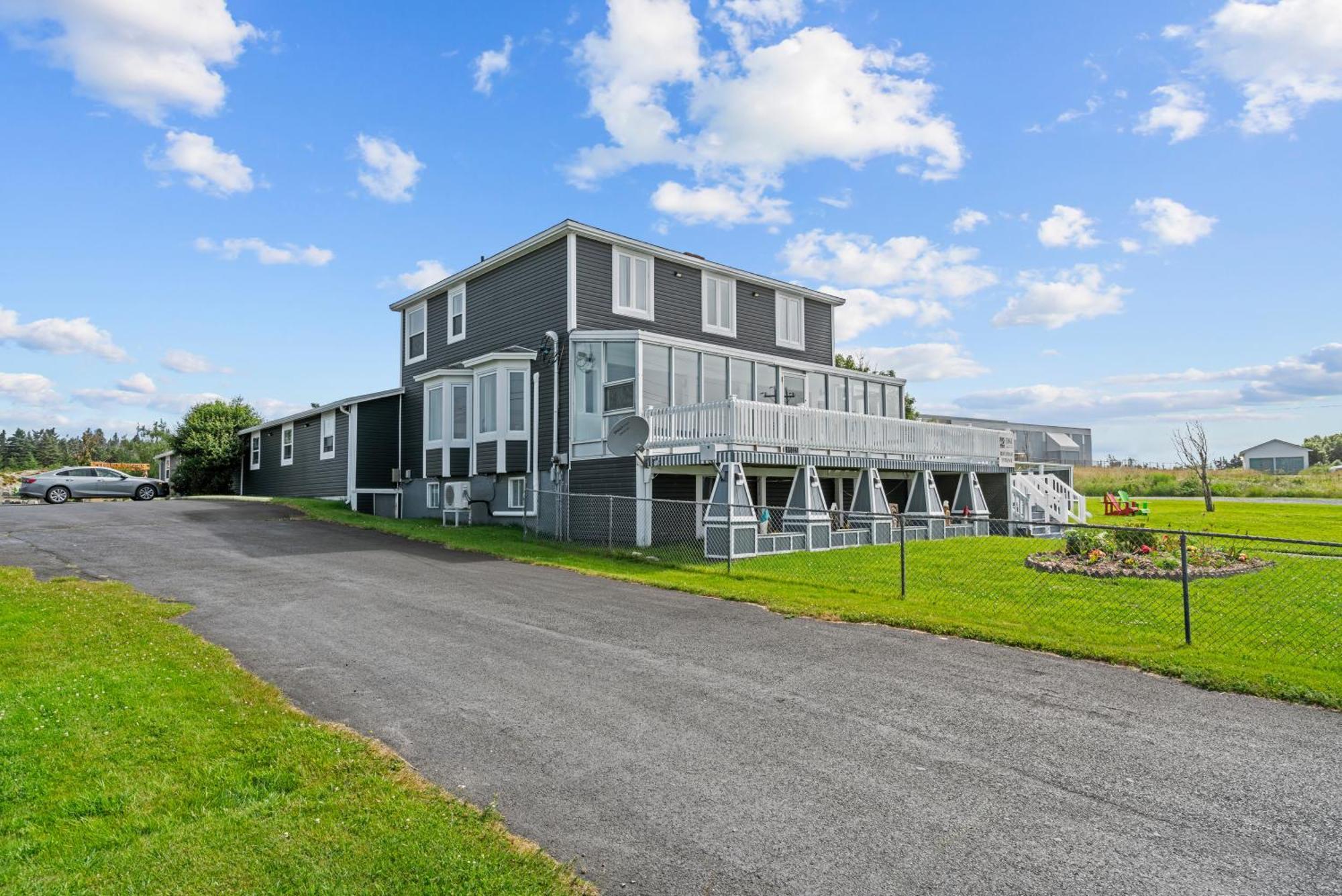 Trepassey Edge Of The Avalon Inn מראה חיצוני תמונה
